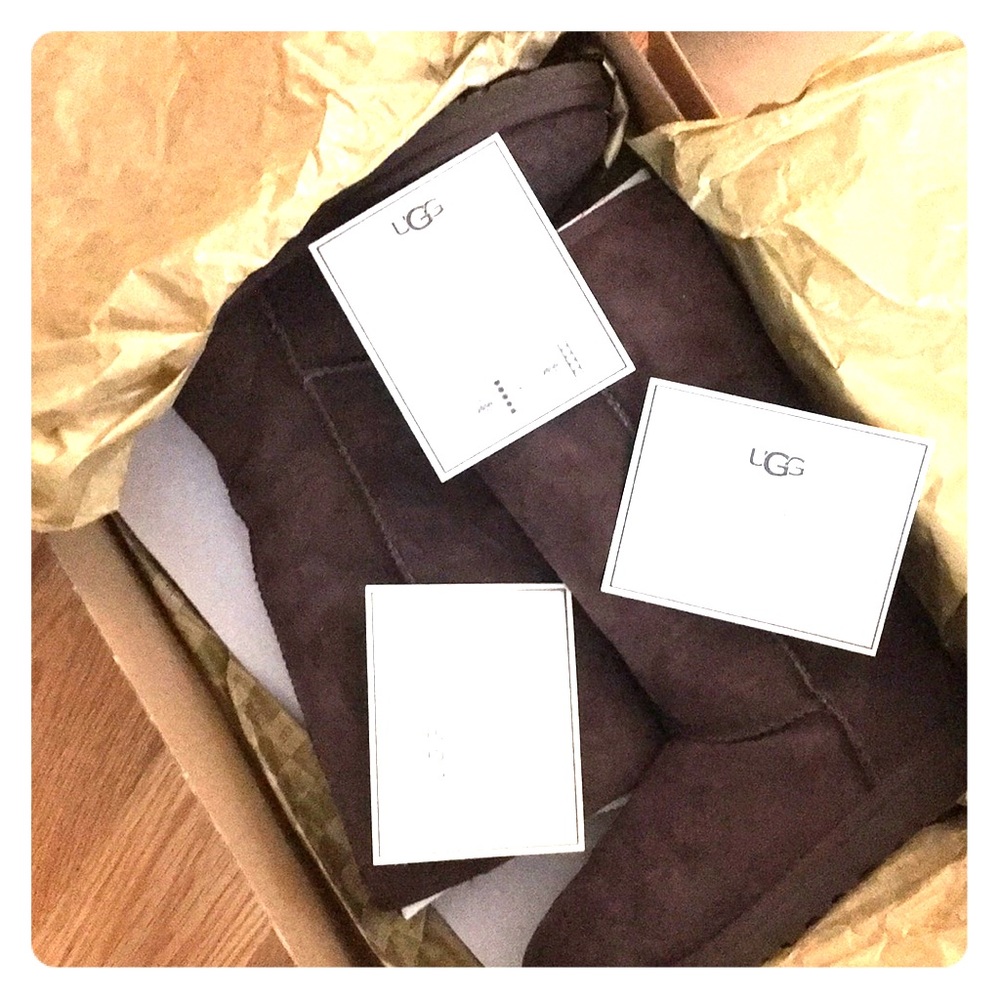 uggs- classic tall- chocolate BNIB